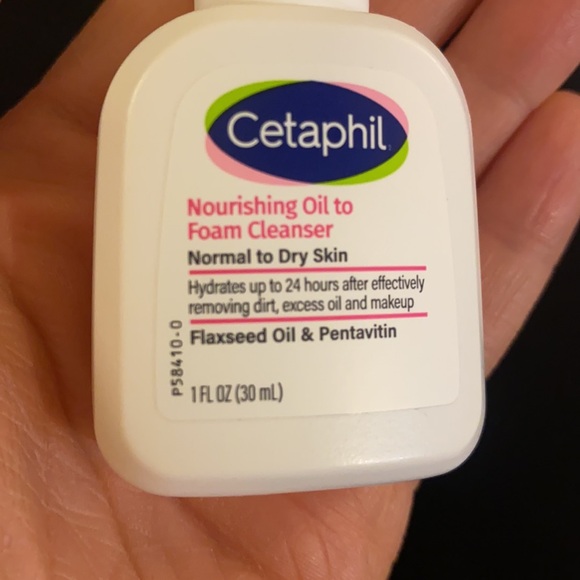 Cetaphil nourishing oil to foam cleanser SAMPLE - Picture 3 of 3